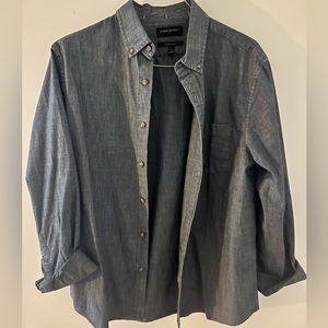 J CREW CASUAL BUTTON DOWN - Textured denim